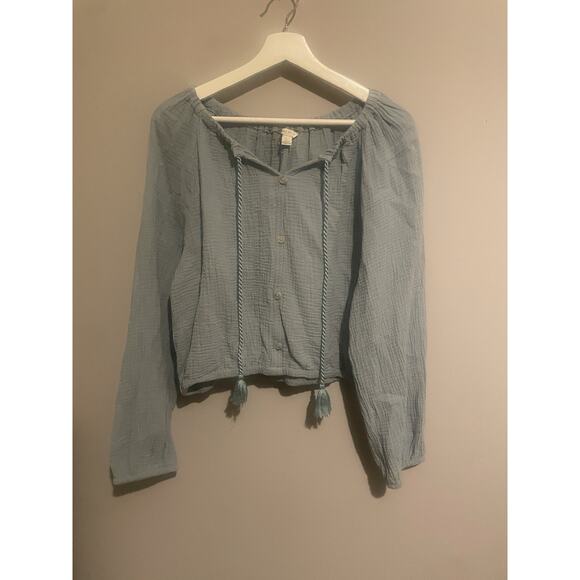 Cato Sz L Beautiful Light‎ Blue Puff Sleeve Cropped Blouse with Tie at Neck - Picture 1 of 4